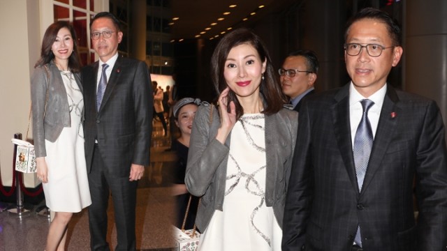 李嘉欣|50岁李嘉欣公开素颜照，网友惊呼认不出来：憔悴衰老，样子很怪