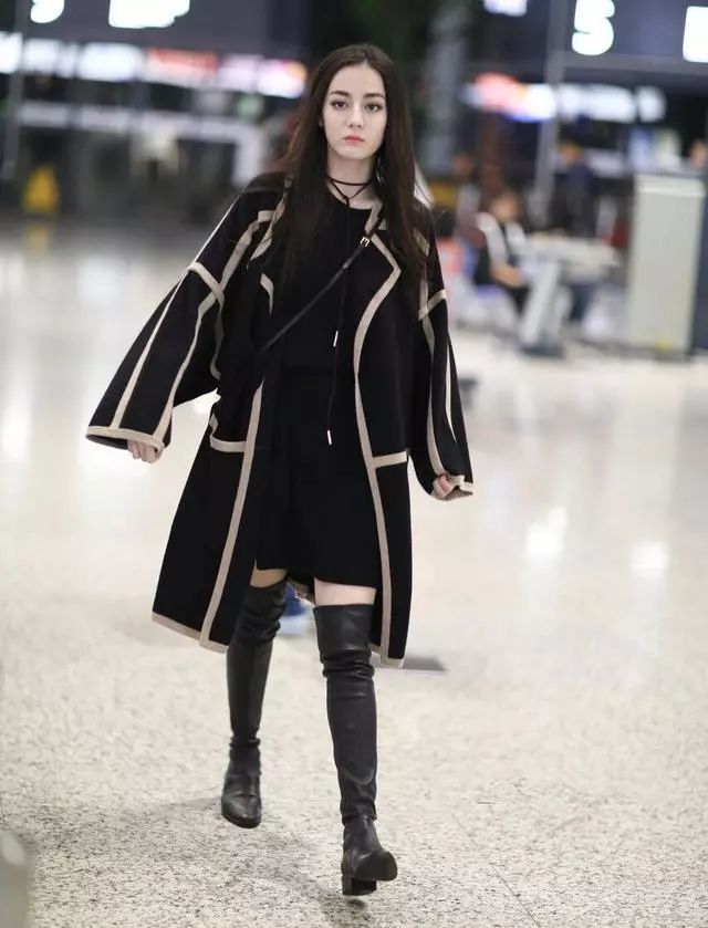 奔三的女人尽量不要打底裤配羽绒服学迪丽热巴这样穿显高显瘦
