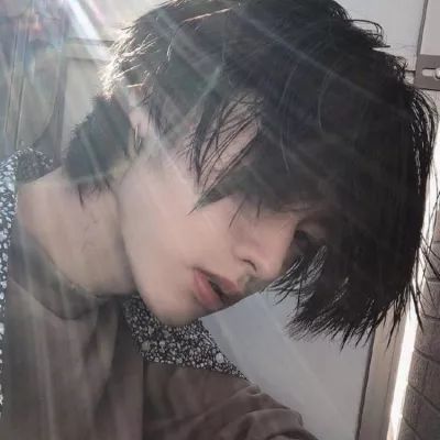 颓废伤感冷酷的男生头像2020精选 你我之间万水千山