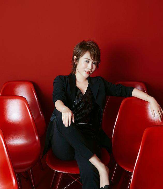 37岁马丽承认怀孕!"马冬梅"已是过去式,东北虎妞变成优雅女神