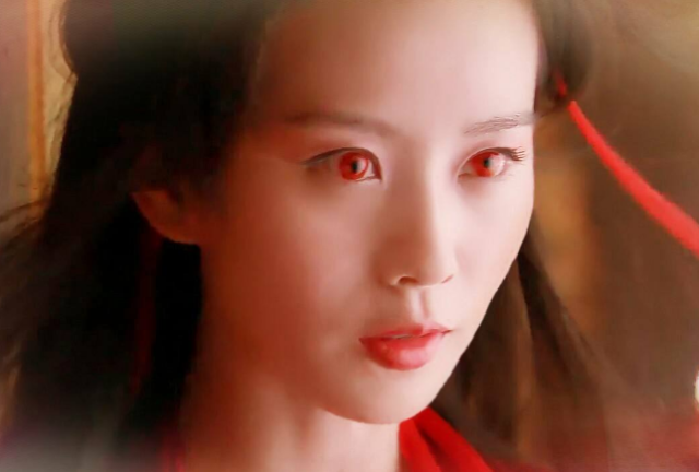 却难逃祭剑的命运,龙葵在景天受到危险的时候会变成红葵,战斗力也是