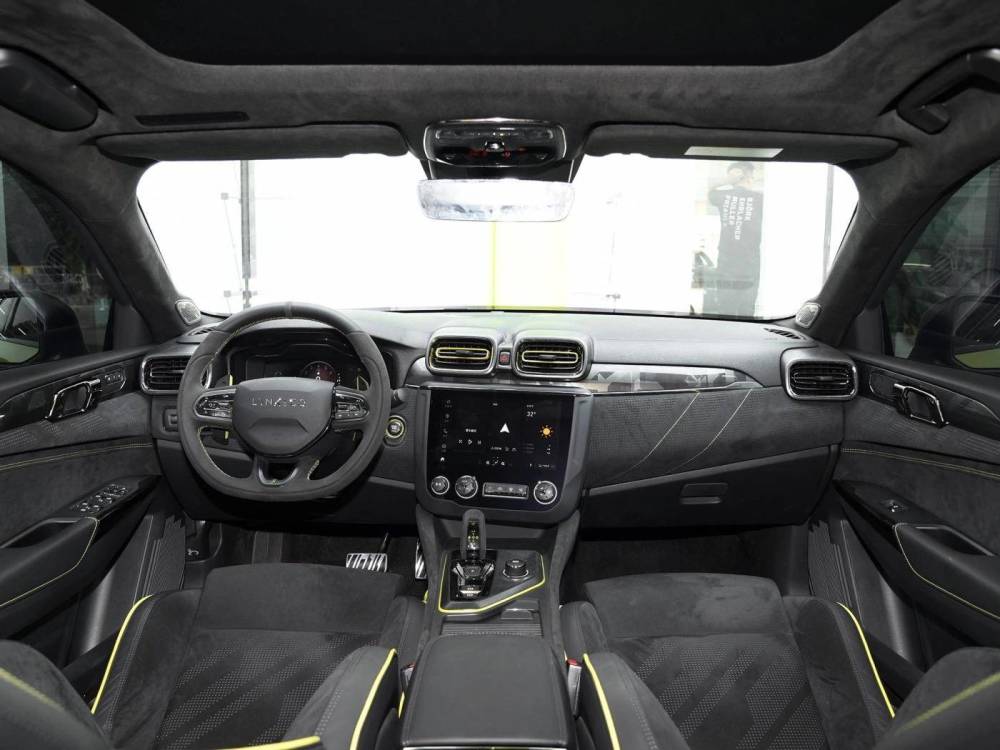 国产也有小钢炮!起步254马力,5.9秒破百,顶配敢卖22万