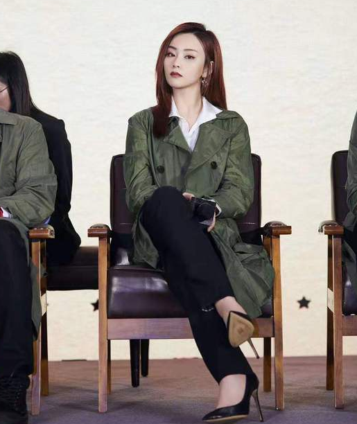 《唐人街探案》集体亮相,"kiko"小烟熏惊艳全场,酷到认不出!