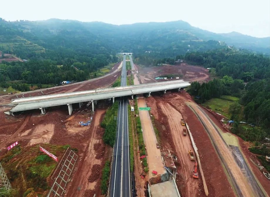 南充这条高速公路年底将达到通车条件让我们做新的南充人了解最新