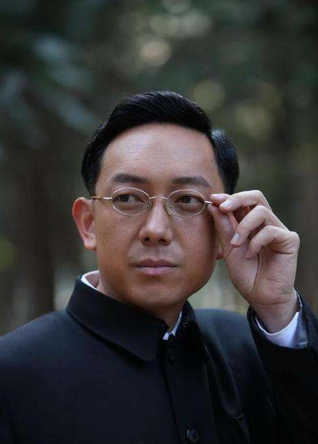 "反派专业户"的关亚军