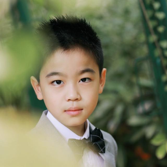 而年仅十岁的韩昊霖,也站上了这个舞台,他是《我就是演员》