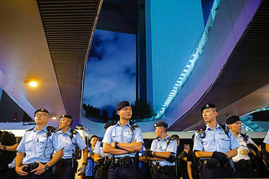 此前已根據香港《公安條例》第40條,委任一批懲教署人員為特務警察,以