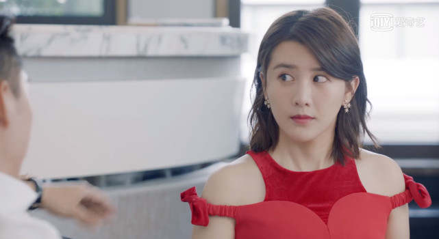 邱天遭女魔头催婚,为新男友穿上红裙女子力爆棚,雷宇豪竟看傻眼