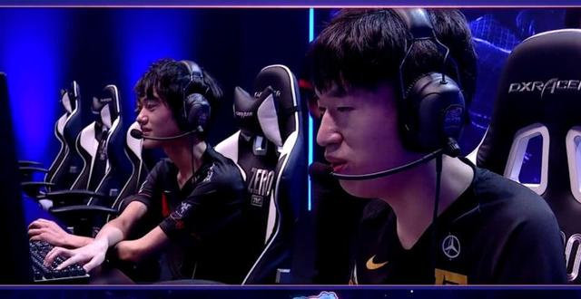 英雄联盟knight9居然是交叉手打solo赛黄金左手果然名不虚传