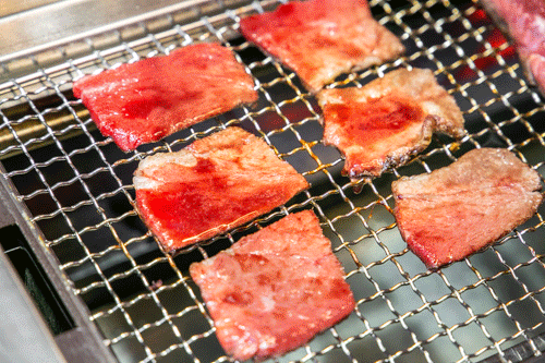 老牌烤肉炸翻襄阳!潜心升级99天,竟搬来了一座国潮故宫!