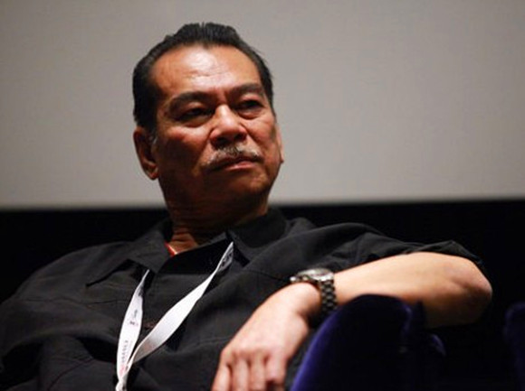 他是第一代黑帮大佬一手挖掘周星驰娶小30岁娇妻过成这样