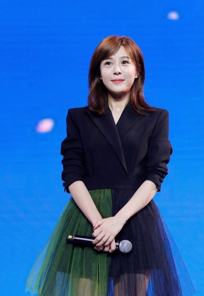 有种整容叫爱情公寓胡一菲,十年后与陈美嘉同框,却胖成"阿姨"