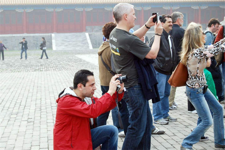 中国人叫外国人"老外"?美国却用2字称呼我国人,日本用3字