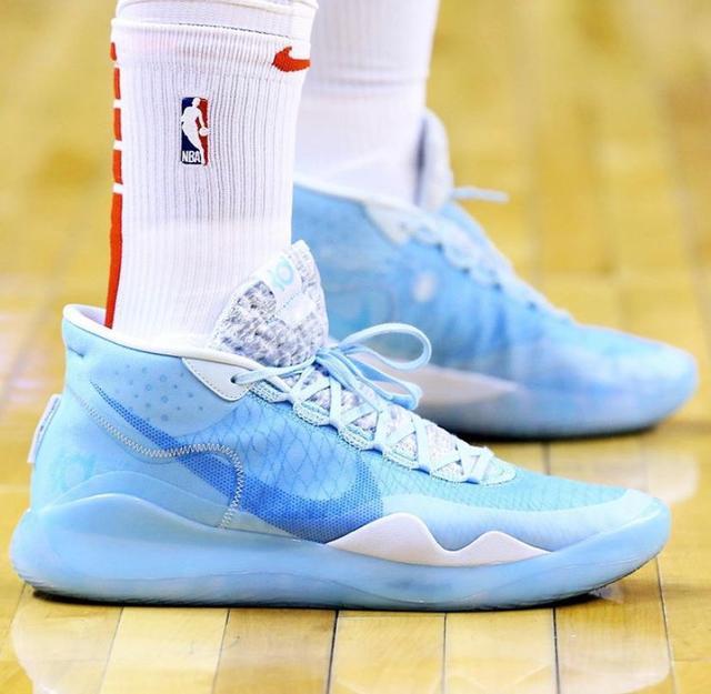 nba球员上脚字母哥1代俄勒冈配色匹克和李宁都很帅