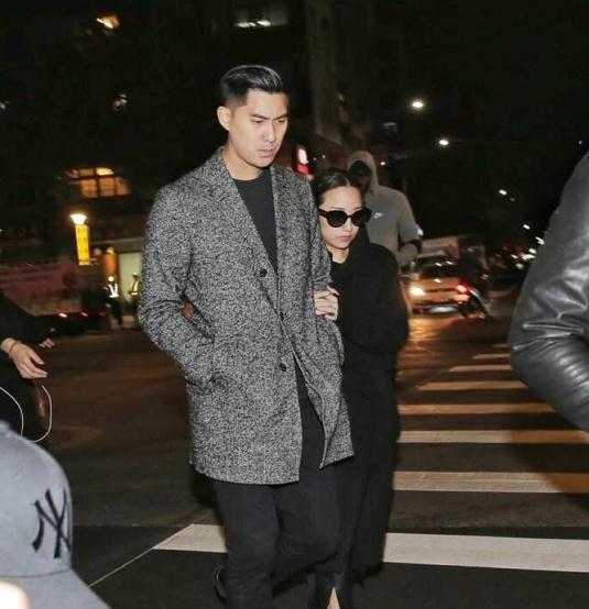 高以翔头七,挚友毛加恩不顾新婚避讳,结婚第4天带妻子前来悼念