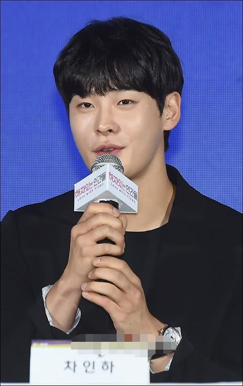 韩国年轻艺人车仁河死在家中,成崔雪莉具荷拉后第3位去世艺人