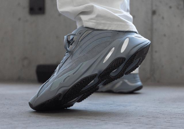 yeezy 700 v2"hospital blue"下周发售