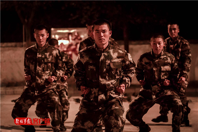 新战友,初冬夜训,你们是夜空中最亮的星!