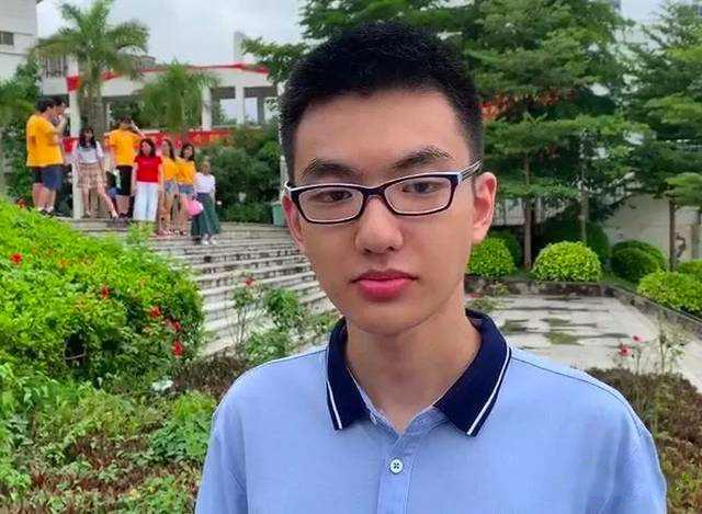 清华期末考试高考状元杨晨煜再次火了没被鼓励却被质疑