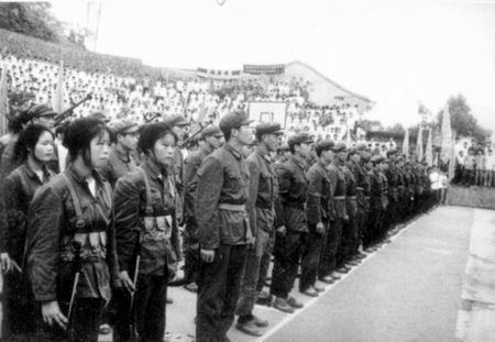 国民党特务部队潜回大陆 一人却悄悄溜回家 母亲反应出人意料 腾讯新闻