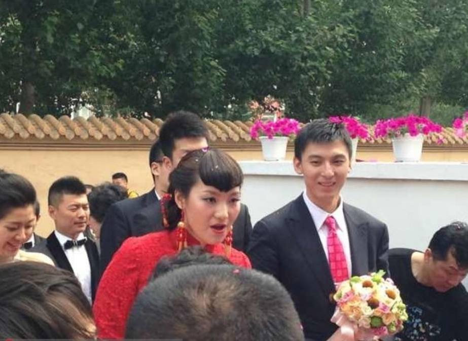 首钢队长吉喆33岁去世!留下美妻4岁儿子 恩师闵鹿蕾送他最后一程