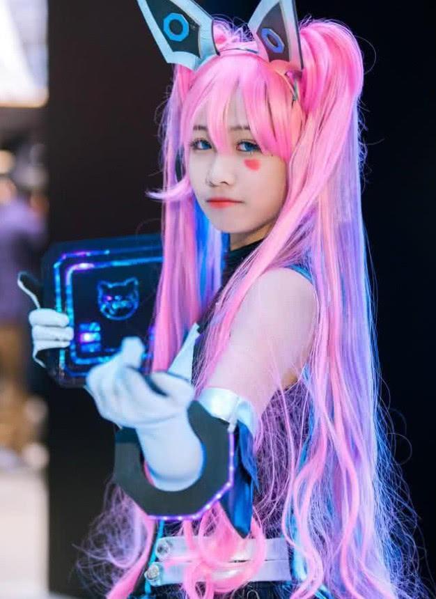 初中生cos安琪拉看到素颜照网友不做我同桌可惜了