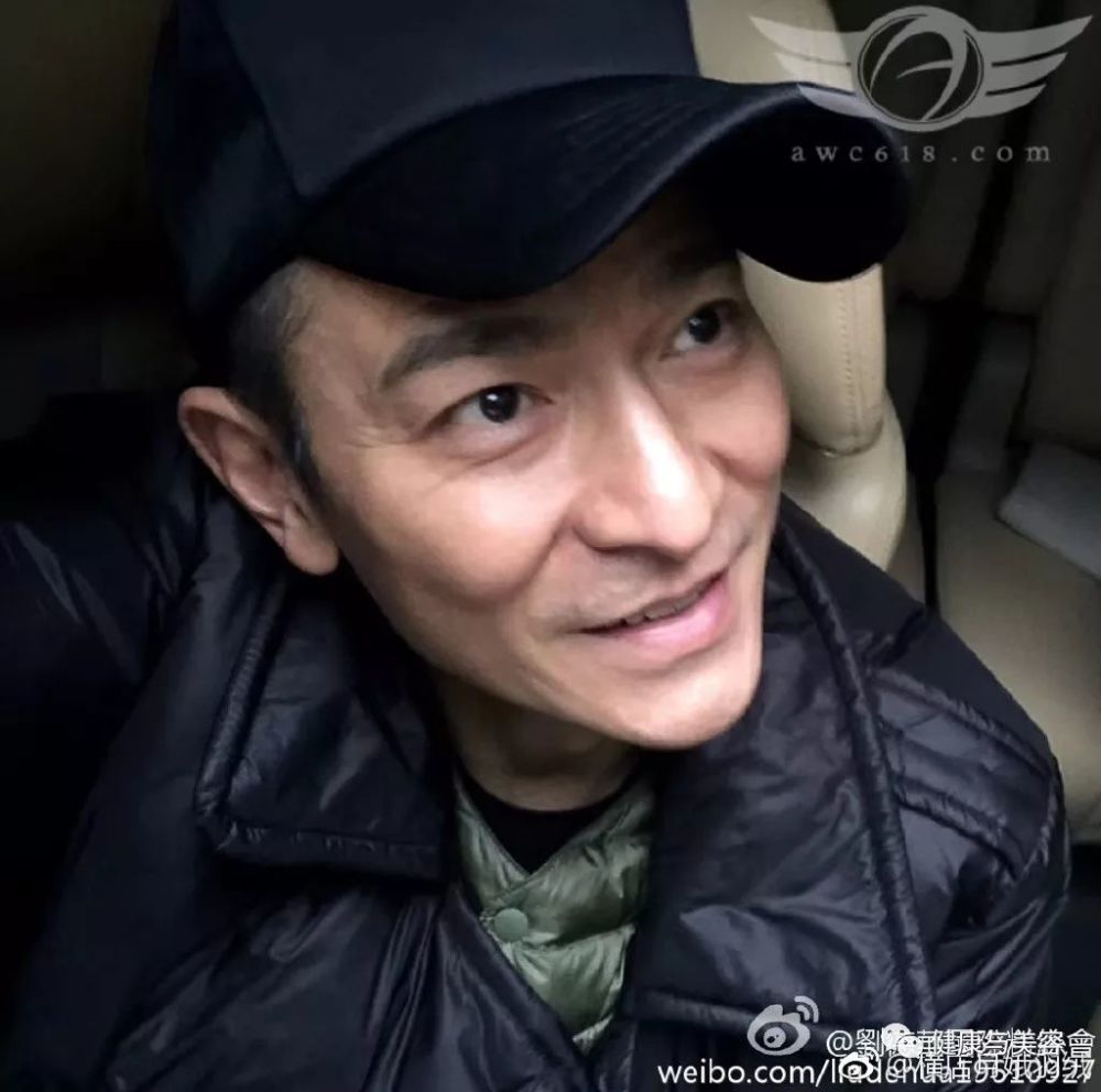 就是出自横店月娥羽绒店老板娘之手,一穿就是9年,刘德华对它也是真爱