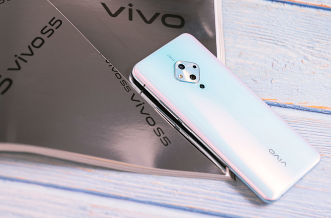 5重超质感美颜加持,让每个女生都爱上vivo s5人像自拍