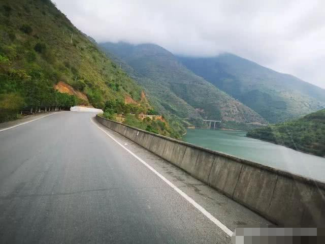 中越交界的小县城,越南人的"安乐窝",如今整治后冷清多了