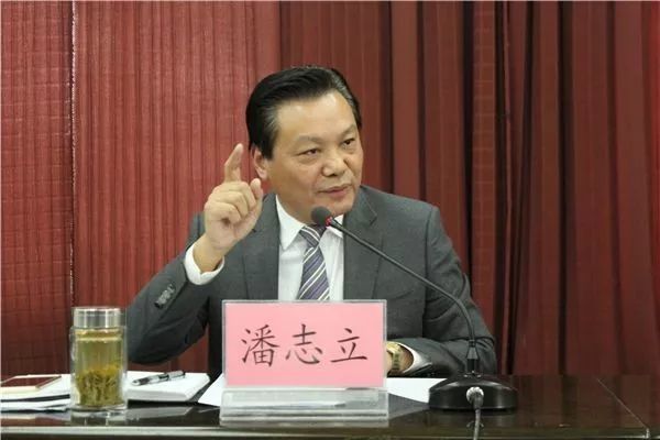 12月5日贵州省纪委监委通报显示,2014年10月至2019年1月,胡昆在先后任