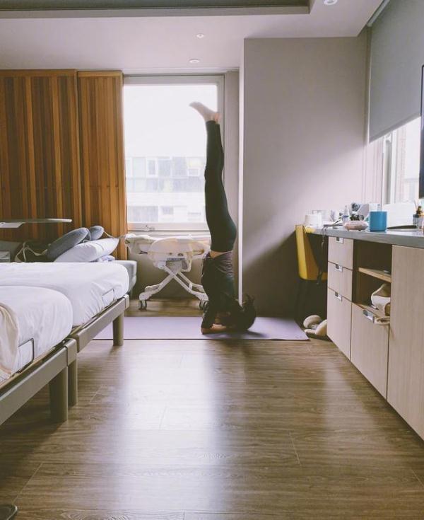 练不了倒立,那就试试半倒立体式,让你从头到脚一路狂瘦到底!