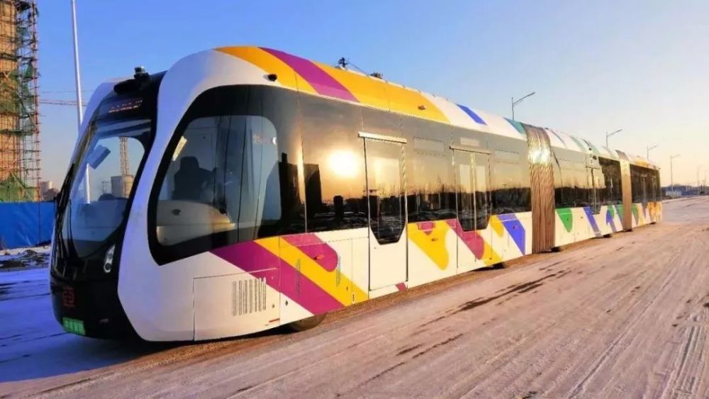 体验试乘2019年7月10日智轨电车首次"出海",在卡塔尔首都多哈接受极热