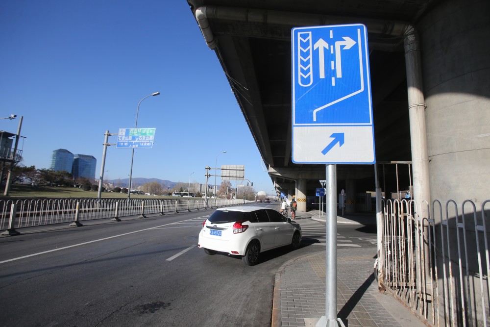 昨日,西五环八角桥,本次改造利用桥下空间,在五环东侧新建道路,将南