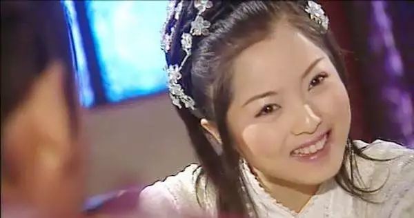 还记得少年包青天里的庞飞燕吗18岁成名当红时隐退