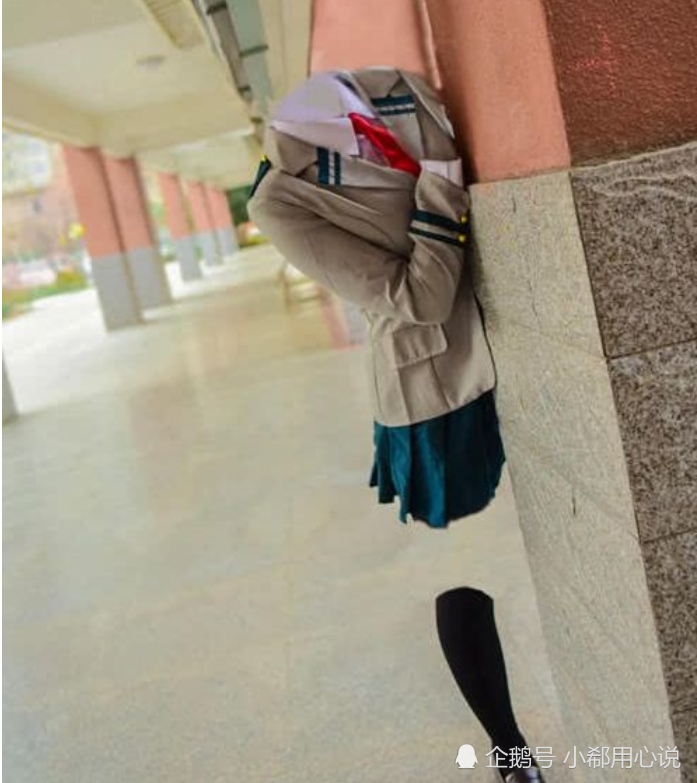 00后初中生cos"叶隐透",全程高能隐身不见本人,网友:只佩服后期