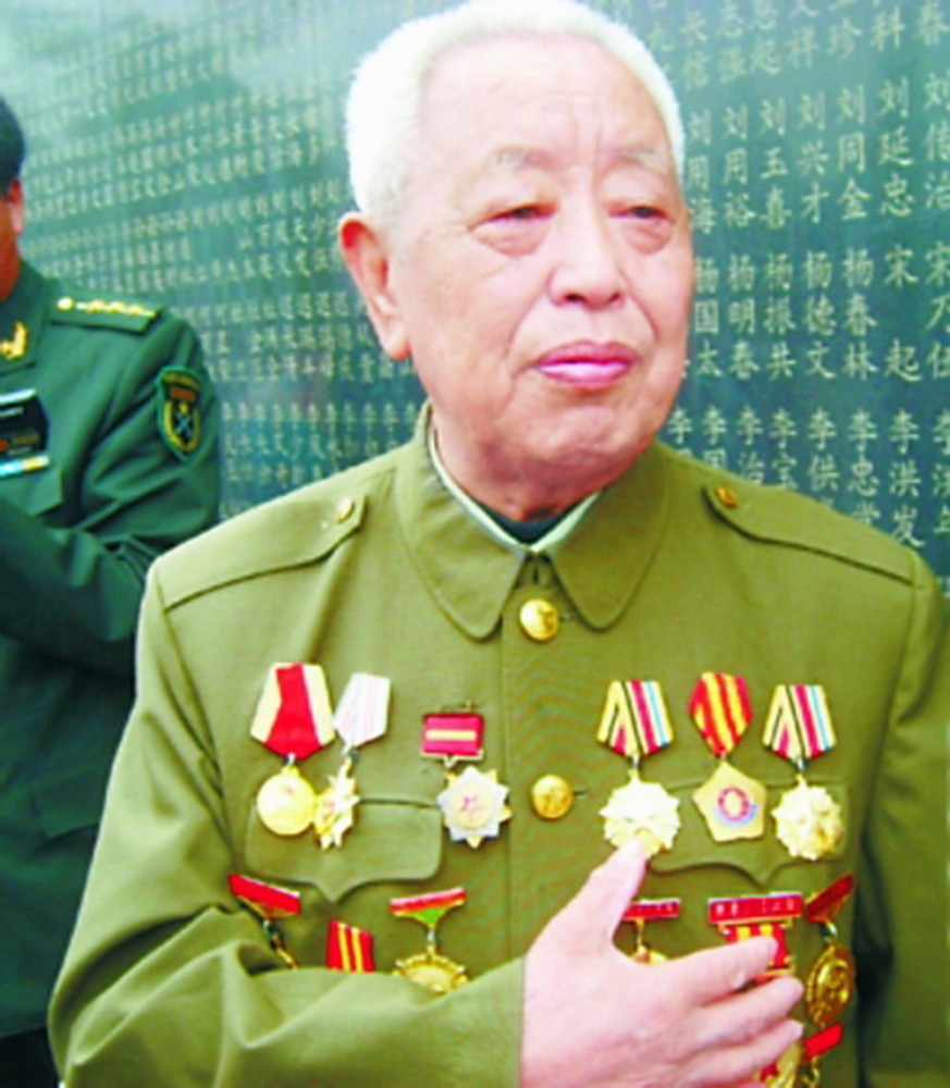 《半夜鸡叫》作者高玉宝去世,上学仅一月著书200万字