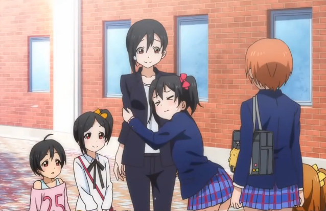 她身边一直有男主的存在,花畑佳子的妈妈一直都想把女主托付给男主