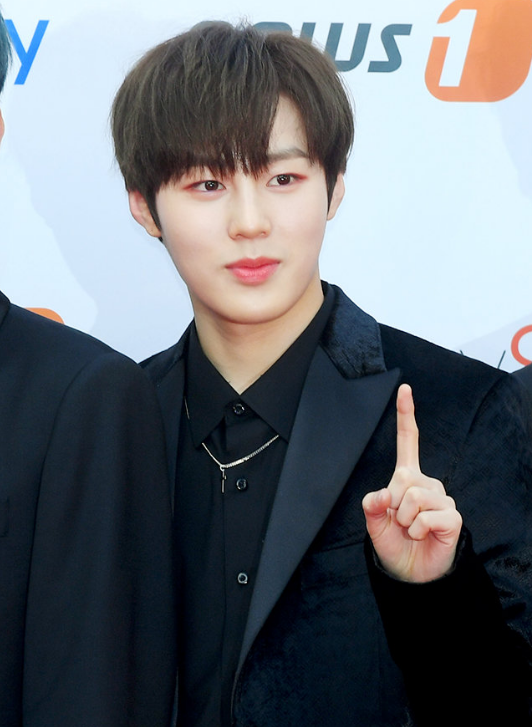 wannaone一人造假安俊英为了27万贿赂让自己吃牢饭