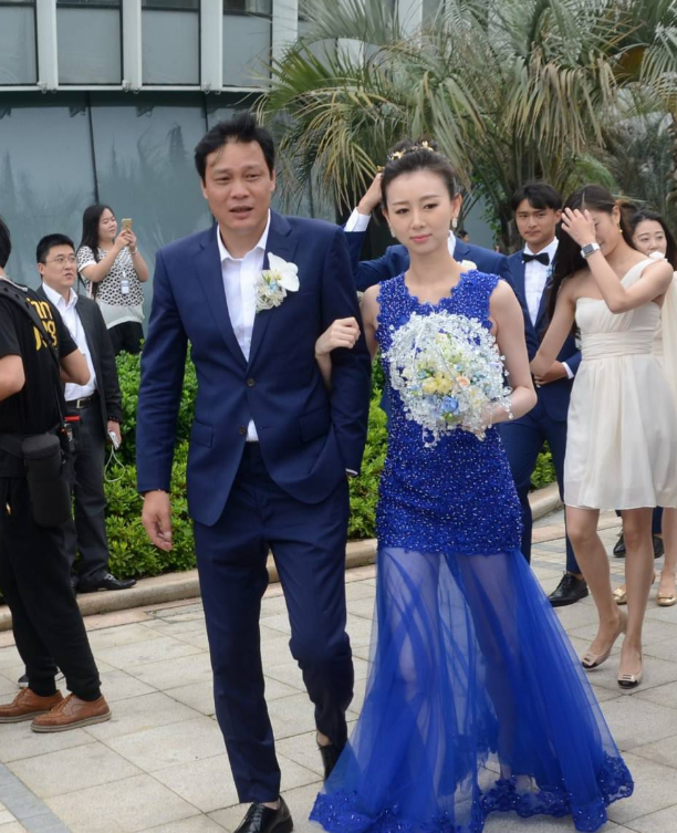 前國腳范志毅,大女兒已21歲,三婚娶小17歲嬌妻,結婚3年再添1女