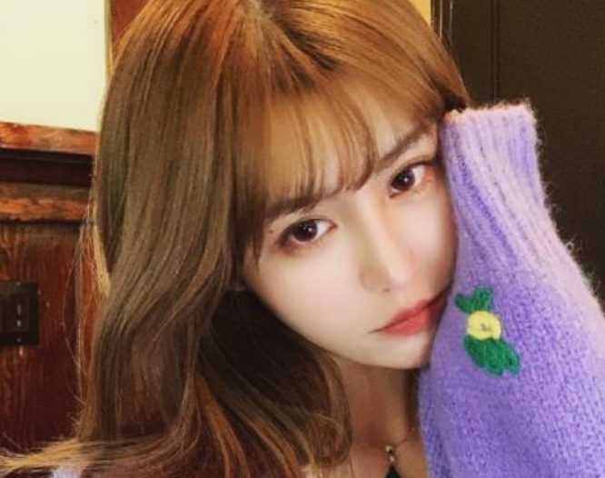 绝地求生天命杯激战正酣韦神女友晒最新照片粉丝们集体发酸