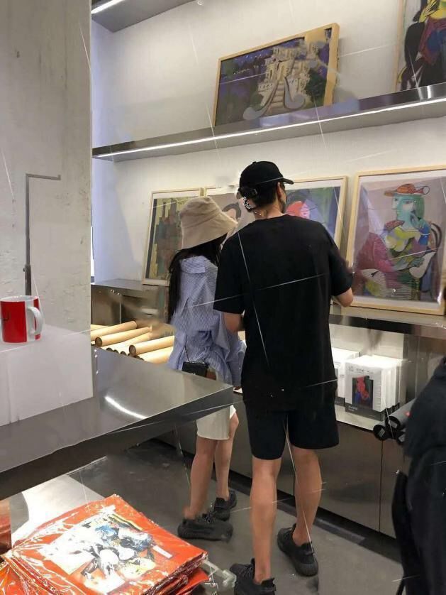 杨幂|第五次被拍，连最有吃瓜精神的网友都麻木了…