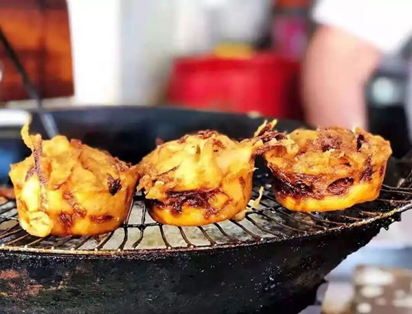 寒风凛冽,滚烫的萝卜丝油墩子,暖了胃,暖了心,暖了一座城市的记忆.