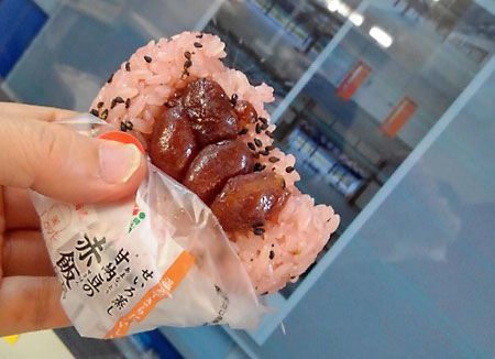 北海道特产的 视觉系 甜纳豆赤饭 连日本人也不能理解的红豆饭时尚