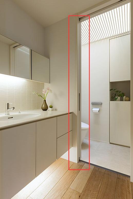 给卫生间装扇内嵌推拉门夹在墙缝里邻居都说后悔好处太多了