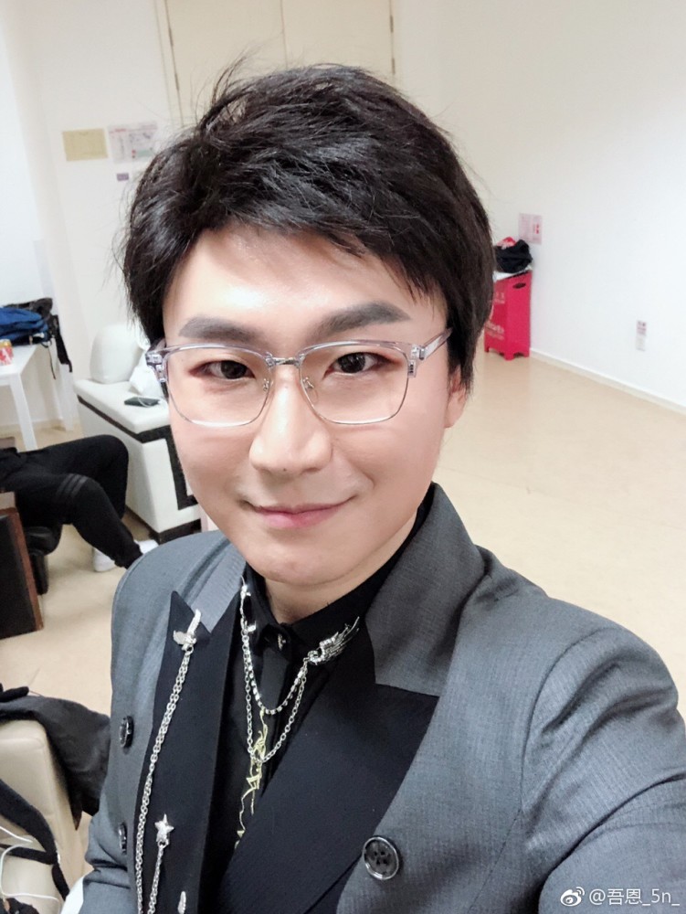 吾恩发文很诚恳,同时也充满了无奈和心酸,有些事情是我们没有办法改变