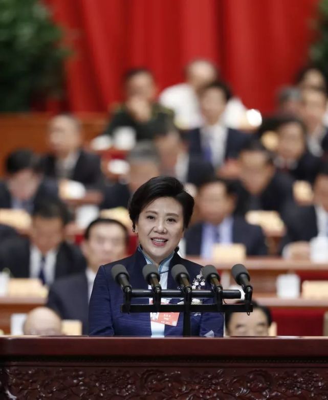 重磅京剧演员袁慧琴请辞并主动投案配合调查