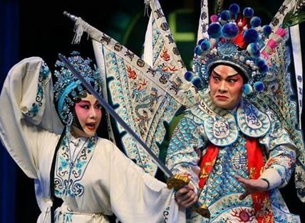 《朋友圈》粤剧花旦吴非凡,笑谈粤剧趣事