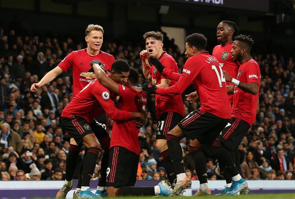 曼联破队史单赛季英超最低积分纪录|天空：朗尼克是曼联历史上胜率最低的教练