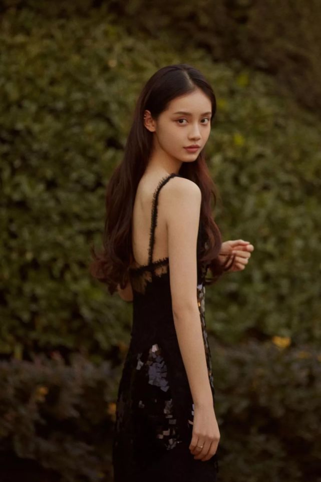 演员李泊文拍摄《norm》新刊,"傲雪凌霜宋子琛",一句话便勾勒出古风