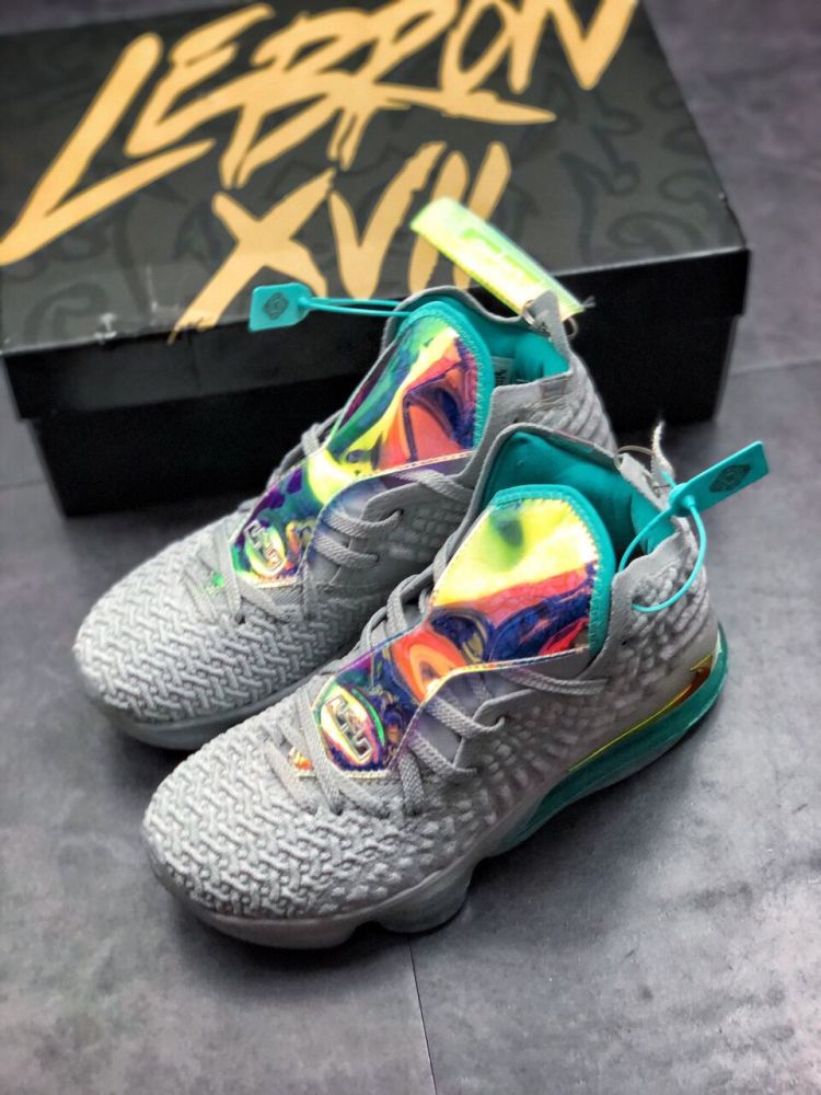 新缓震科技新鞋面技术詹姆斯17代湖水绿配色开箱细节测评